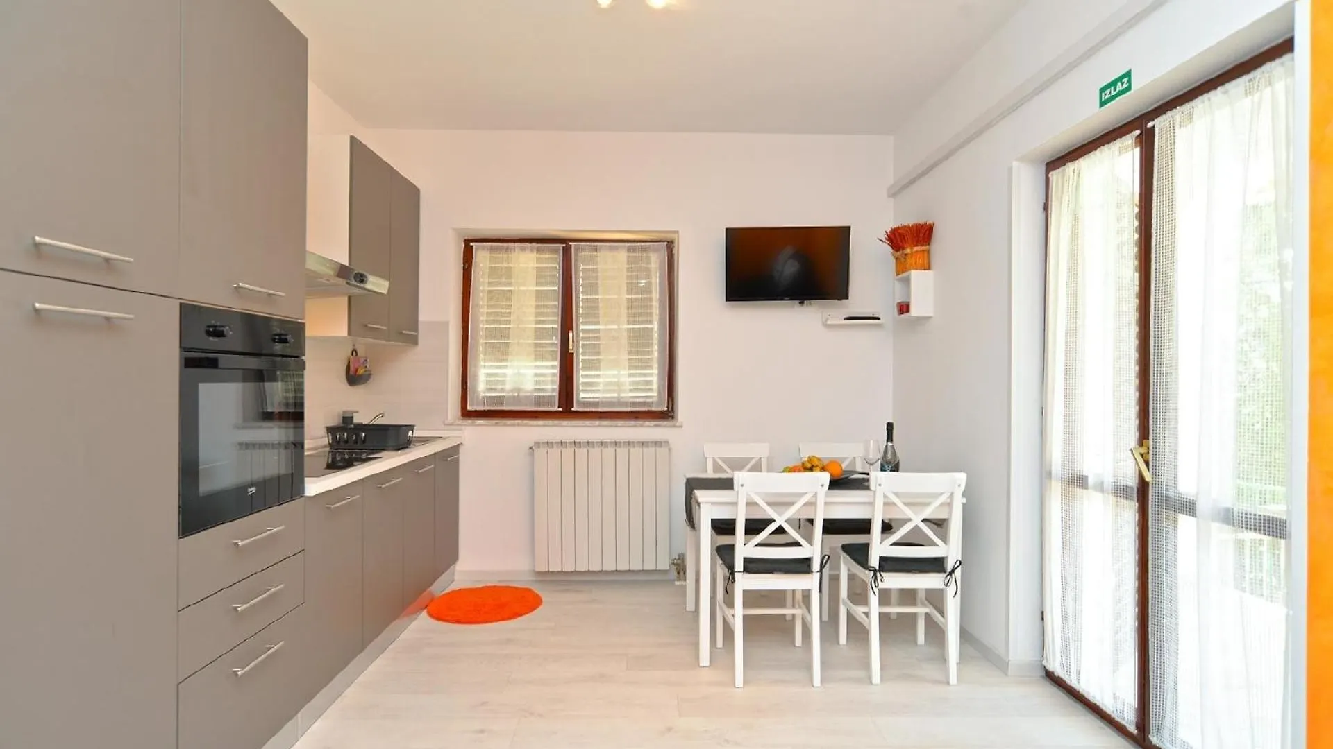 Ferienwohnung Fuer 4 Personen Ca 60 Qm In Fazana, Istrien Istrische Riviera 0*, Fazana